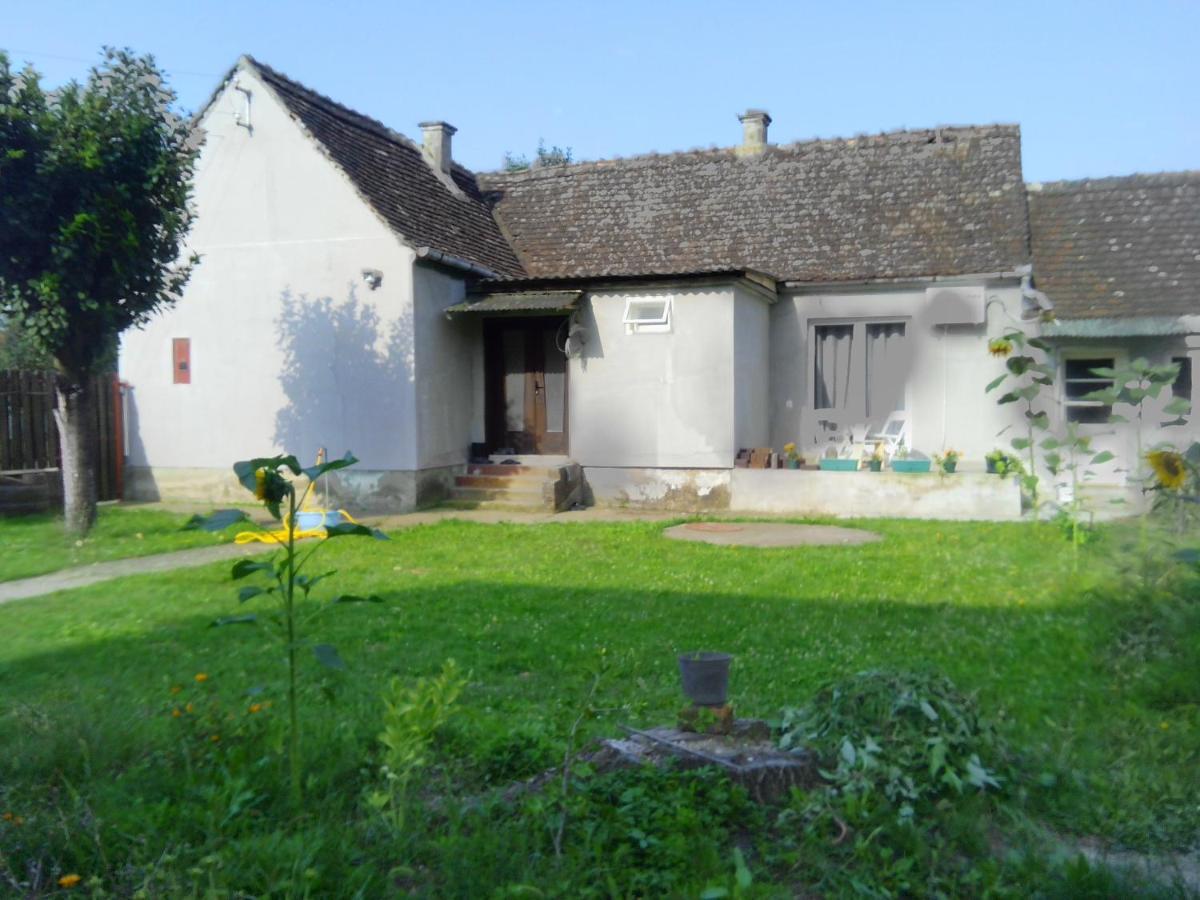 Gasthaus "Poetsko Cose" Nikole Tesle 86 Morović Exterior foto